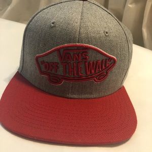 Vans off the wall grey red baseball cap